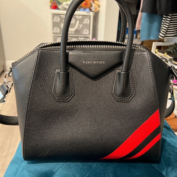 Givenchy Small Antigona - Picture 1 of 4